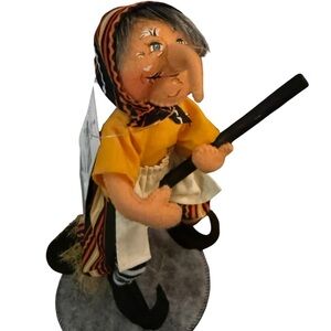 🎃 Annalee 2018 Halloween Witch Doll – 9” “Flying Witch” with Broom